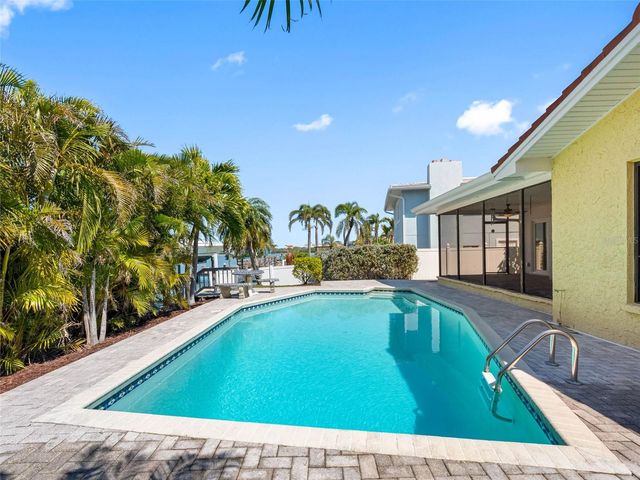562 JOHNS PASS AVENUE, Madeira Beach, FL 33708