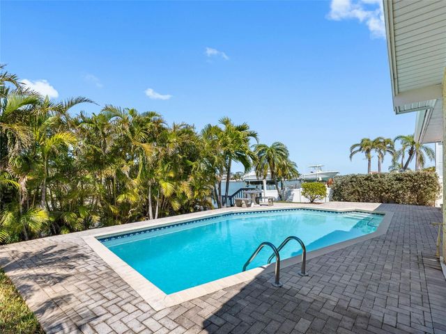 562 JOHNS PASS AVENUE, Madeira Beach, FL 33708