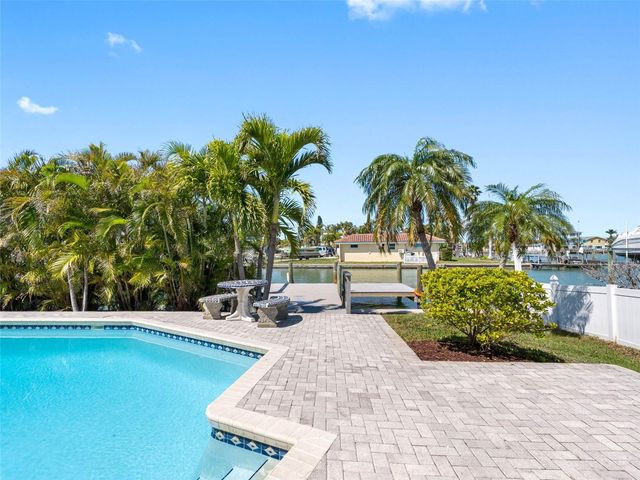 562 JOHNS PASS AVENUE, Madeira Beach, FL 33708
