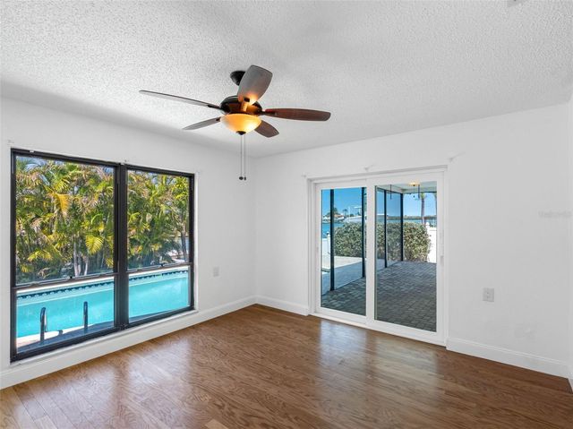 562 JOHNS PASS AVENUE, Madeira Beach, FL 33708
