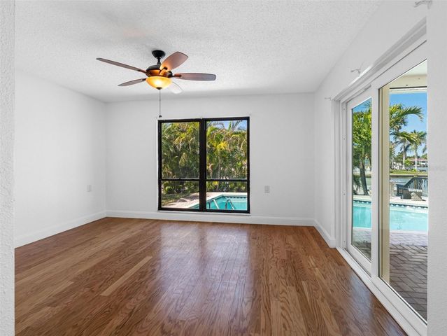 562 JOHNS PASS AVENUE, Madeira Beach, FL 33708