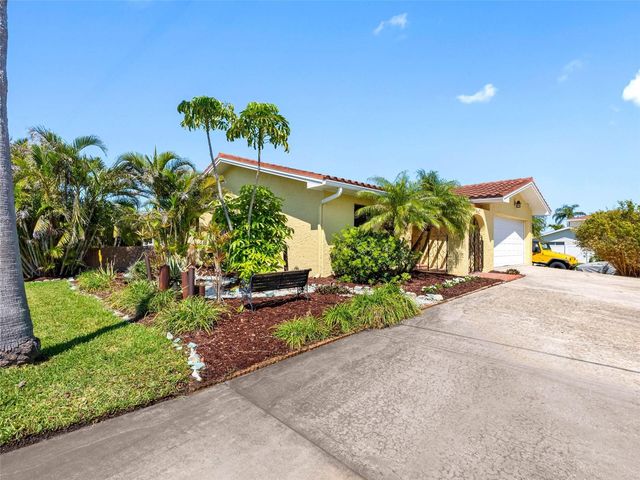 562 JOHNS PASS AVENUE, Madeira Beach, FL 33708