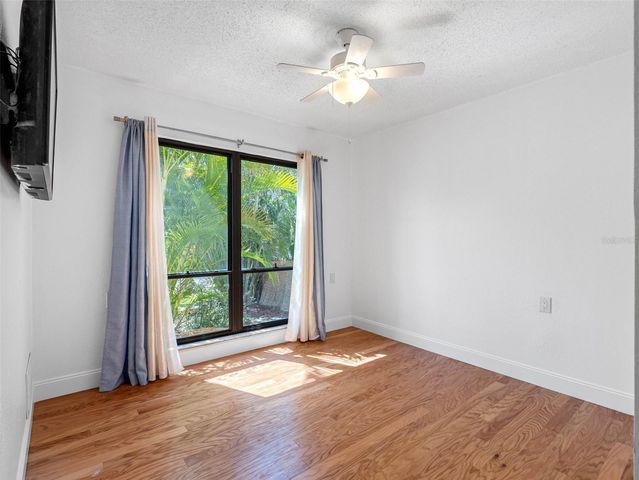 562 JOHNS PASS AVENUE, Madeira Beach, FL 33708