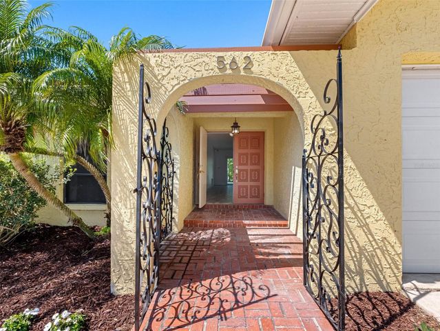 562 JOHNS PASS AVENUE, Madeira Beach, FL 33708
