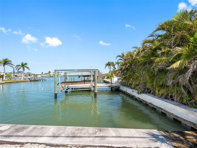 562 JOHNS PASS AVENUE, Madeira Beach, FL 33708