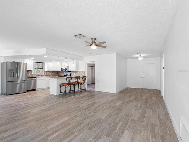 562 JOHNS PASS AVENUE, Madeira Beach, FL 33708
