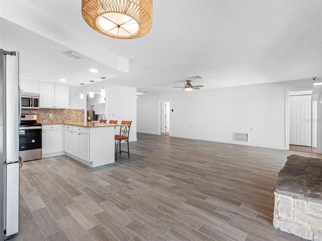 562 JOHNS PASS AVENUE, Madeira Beach, FL 33708