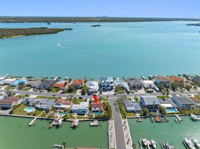 562 JOHNS PASS AVENUE, Madeira Beach, FL 33708