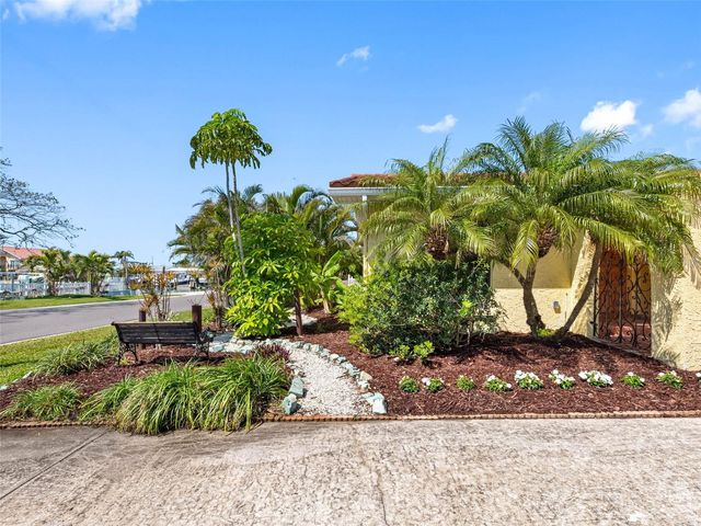 562 JOHNS PASS AVENUE, Madeira Beach, FL 33708