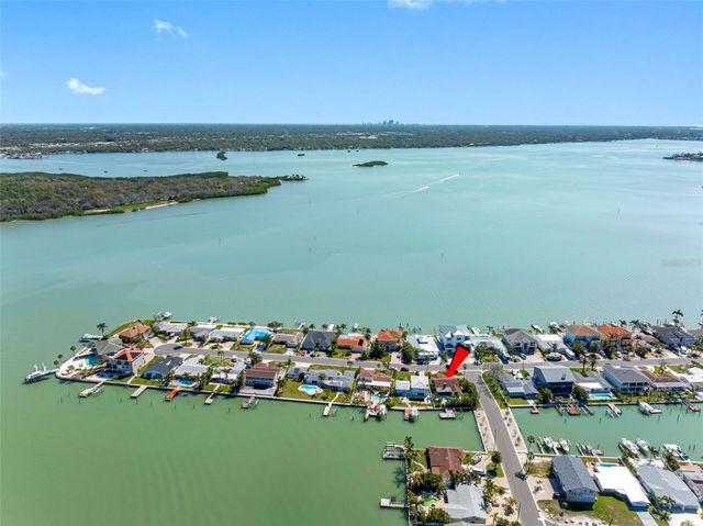 562 JOHNS PASS AVENUE, Madeira Beach, FL 33708