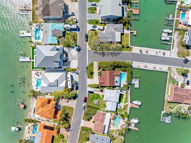 562 JOHNS PASS AVENUE, Madeira Beach, FL 33708