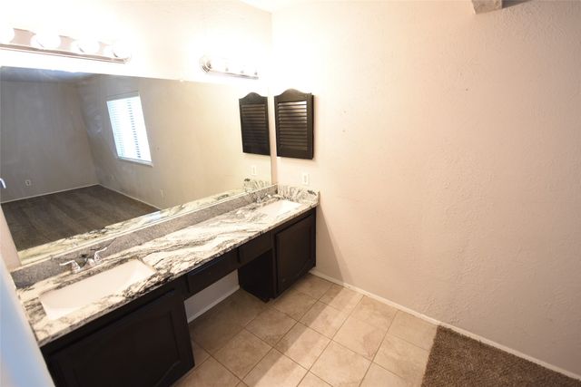 3820 Seven Gables Street, Fort Worth, TX 76133