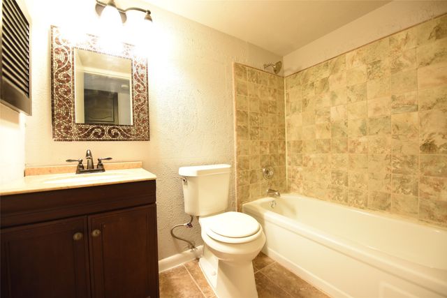 3820 Seven Gables Street, Fort Worth, TX 76133