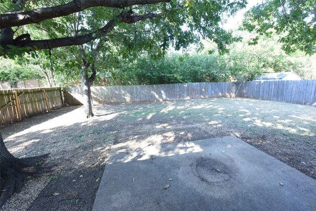 3820 Seven Gables Street, Fort Worth, TX 76133