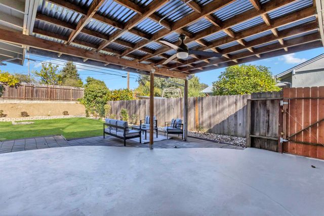 312 Cottonwood Dr, Vallejo, CA 94591