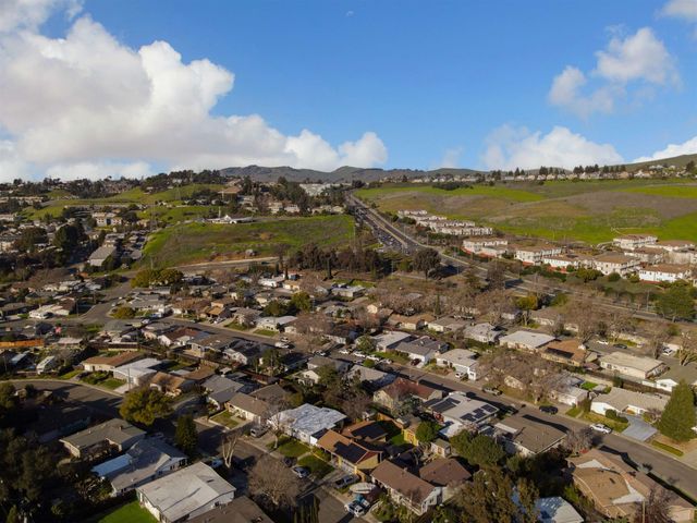 312 Cottonwood Dr, Vallejo, CA 94591