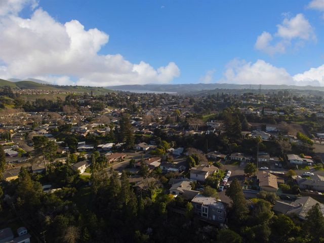 312 Cottonwood Dr, Vallejo, CA 94591