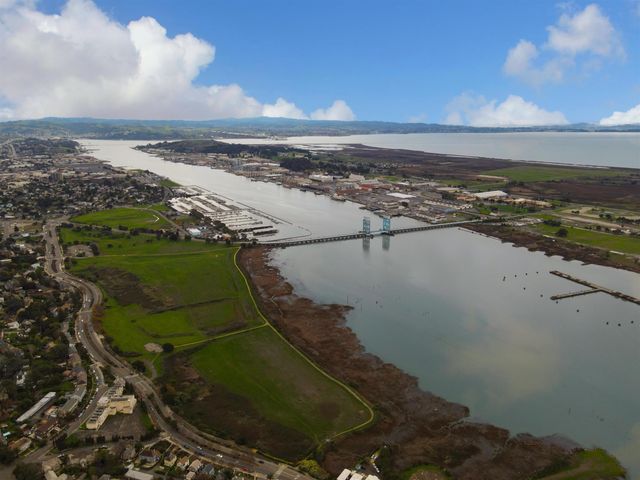 312 Cottonwood Dr, Vallejo, CA 94591