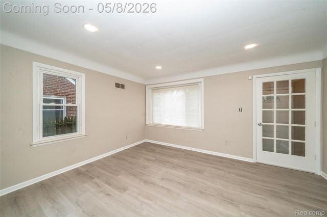162 N Genesee Avenue, Pontiac, MI 48341