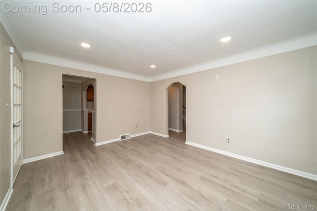 162 N Genesee Avenue, Pontiac, MI 48341