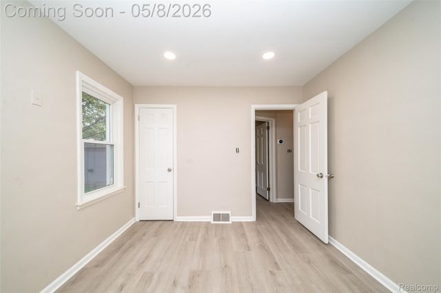 162 N Genesee Avenue, Pontiac, MI 48341