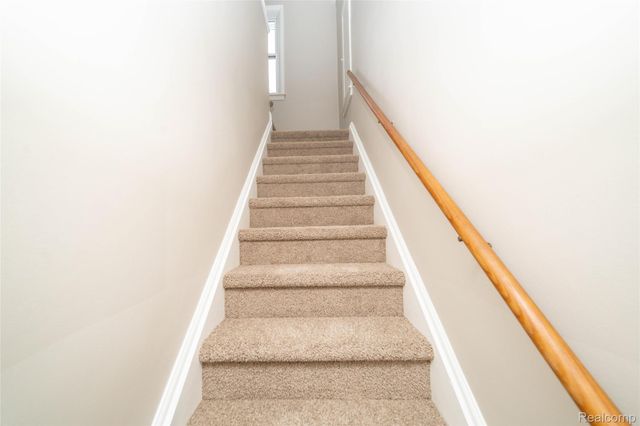 162 N Genesee Avenue, Pontiac, MI 48341