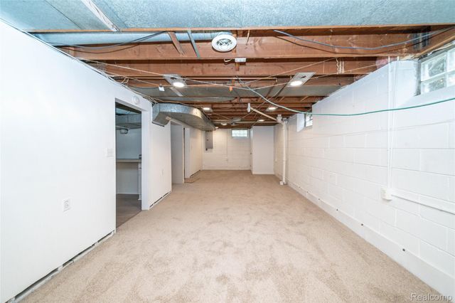 162 N Genesee Avenue, Pontiac, MI 48341