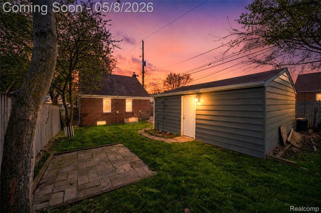 162 N Genesee Avenue, Pontiac, MI 48341