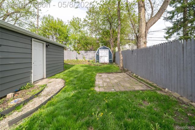 162 N Genesee Avenue, Pontiac, MI 48341