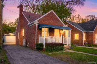 162 N Genesee Avenue, Pontiac, MI 48341
