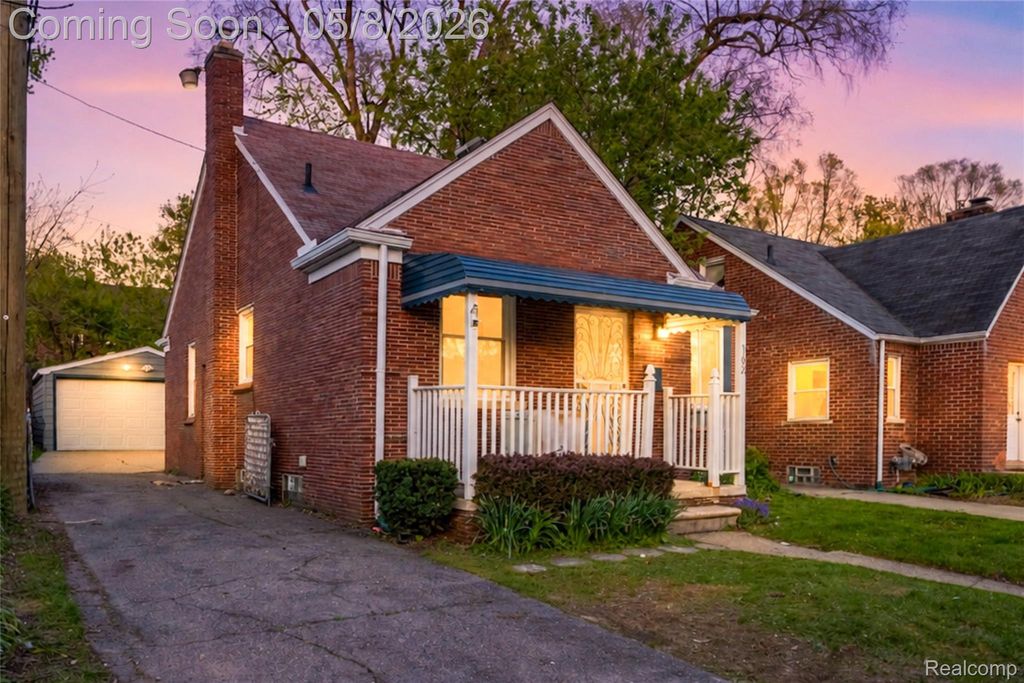 162 N Genesee Avenue, Pontiac, MI 48341