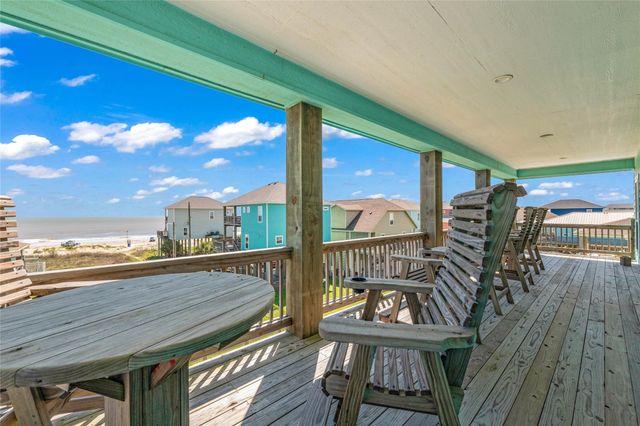 1978 Avenue I, Crystal Beach, TX 77650