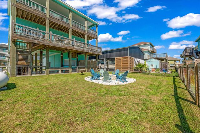 1978 Avenue I, Crystal Beach, TX 77650