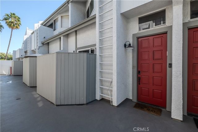 10911 Bluffside Drive 17, Studio City, CA 91604
