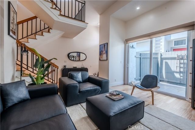 10911 Bluffside Drive 17, Studio City, CA 91604