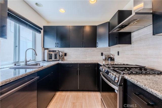 10911 Bluffside Drive 17, Studio City, CA 91604