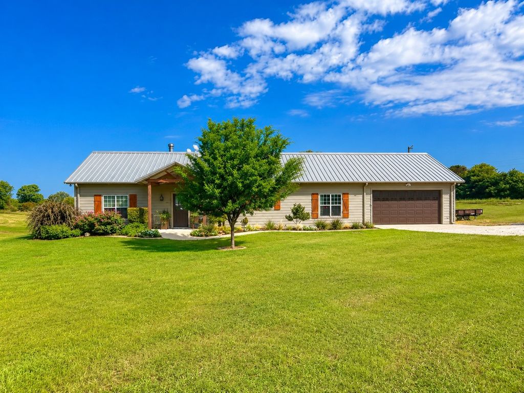 13598 Fm 47, Wills Point, TX 75169
