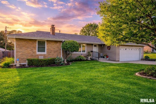 4621 N WOODVIEW Avenue, Peoria, IL 61614