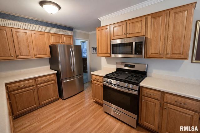 4621 N WOODVIEW Avenue, Peoria, IL 61614