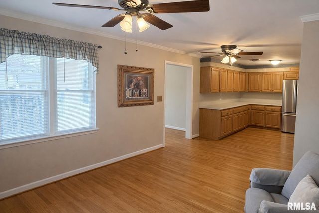 4621 N WOODVIEW Avenue, Peoria, IL 61614