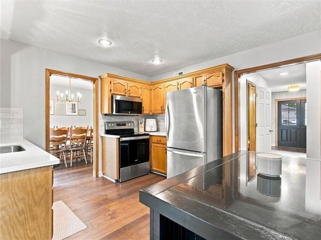 8604 NE 72nd Terrace, Kansas City, MO 64158