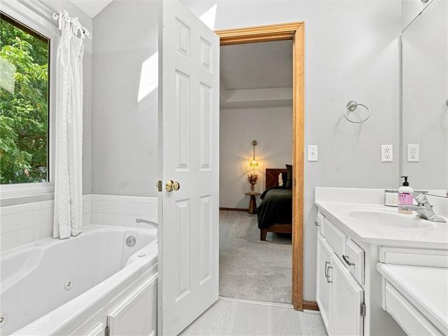 8604 NE 72nd Terrace, Kansas City, MO 64158