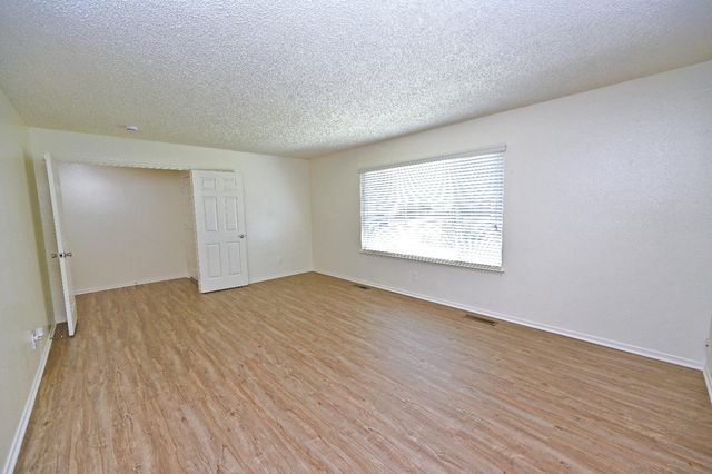 1728 W Fremont Avenue, Fresno, CA 93711