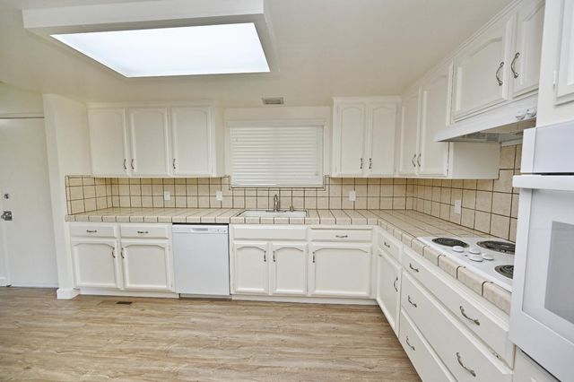 1728 W Fremont Avenue, Fresno, CA 93711