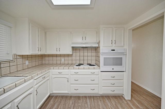 1728 W Fremont Avenue, Fresno, CA 93711