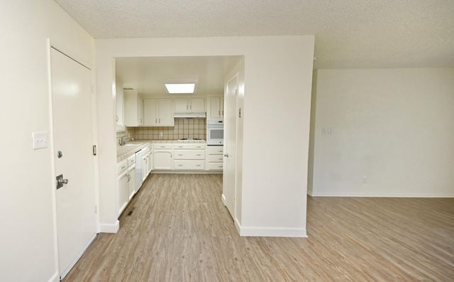 1728 W Fremont Avenue, Fresno, CA 93711