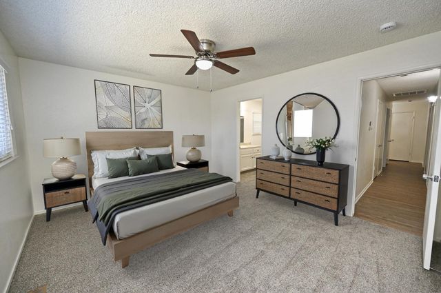 1728 W Fremont Avenue, Fresno, CA 93711