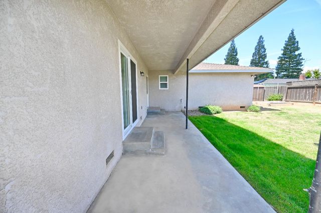 1728 W Fremont Avenue, Fresno, CA 93711