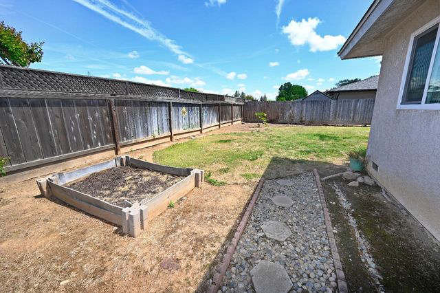 1728 W Fremont Avenue, Fresno, CA 93711