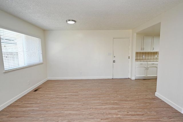 1728 W Fremont Avenue, Fresno, CA 93711